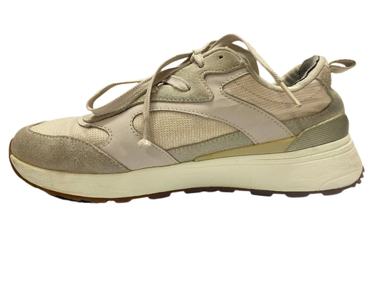 Skechers